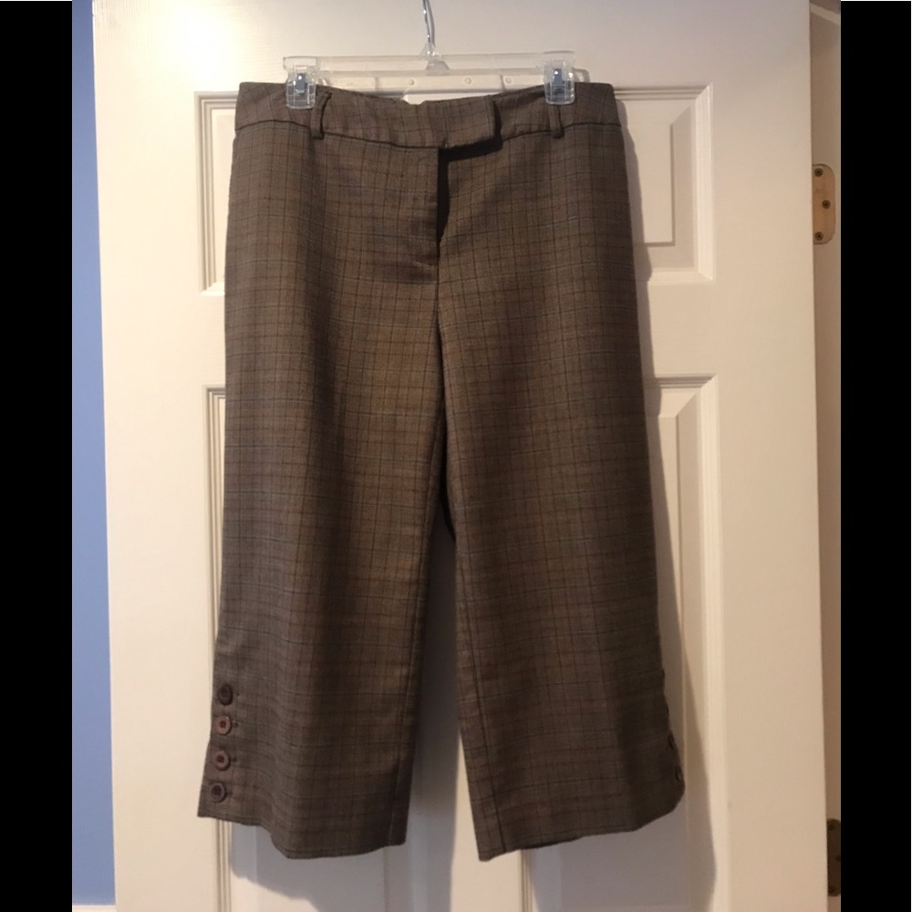 Emma James Brown capris size 10